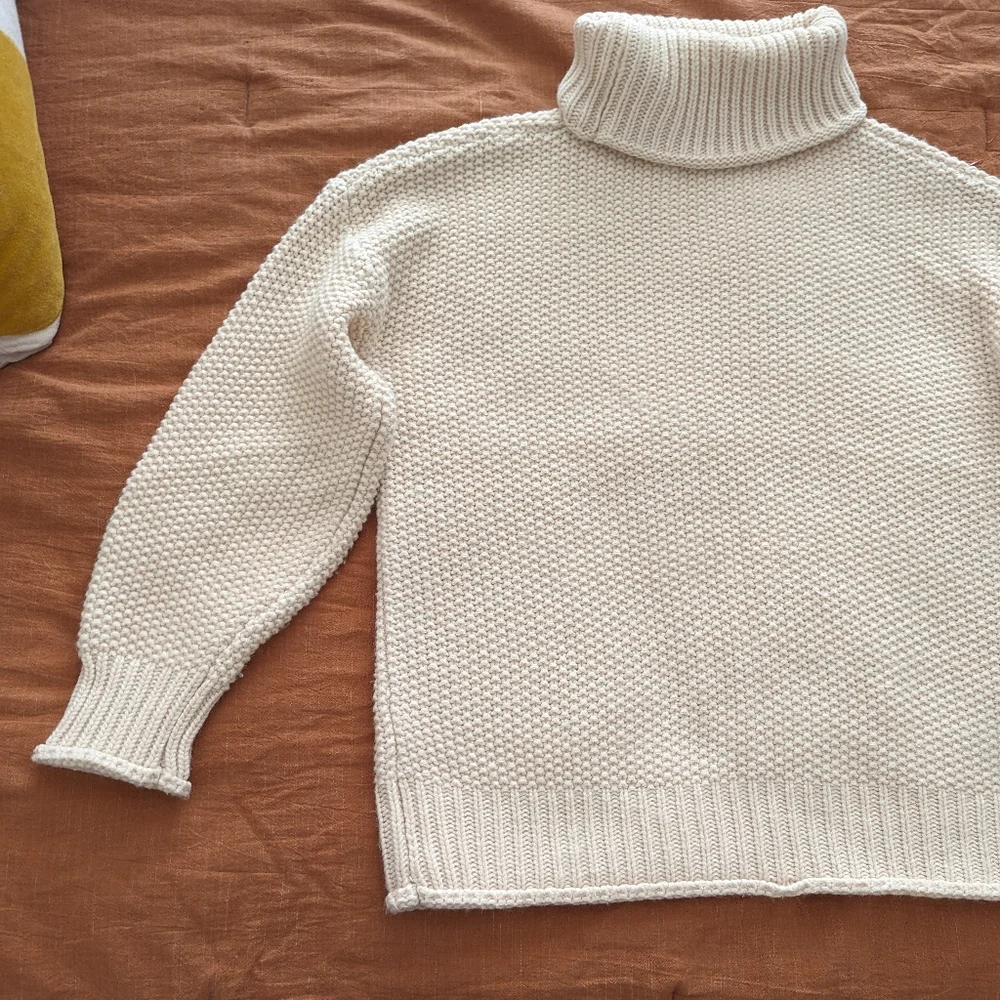 Cream sweater - Picture 8 of 10
